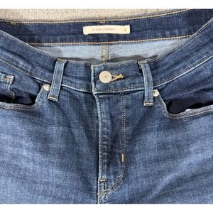 Levi's Classic‎ Straight Fit Women's Jeans Blue Size 6 (28 X 30)
